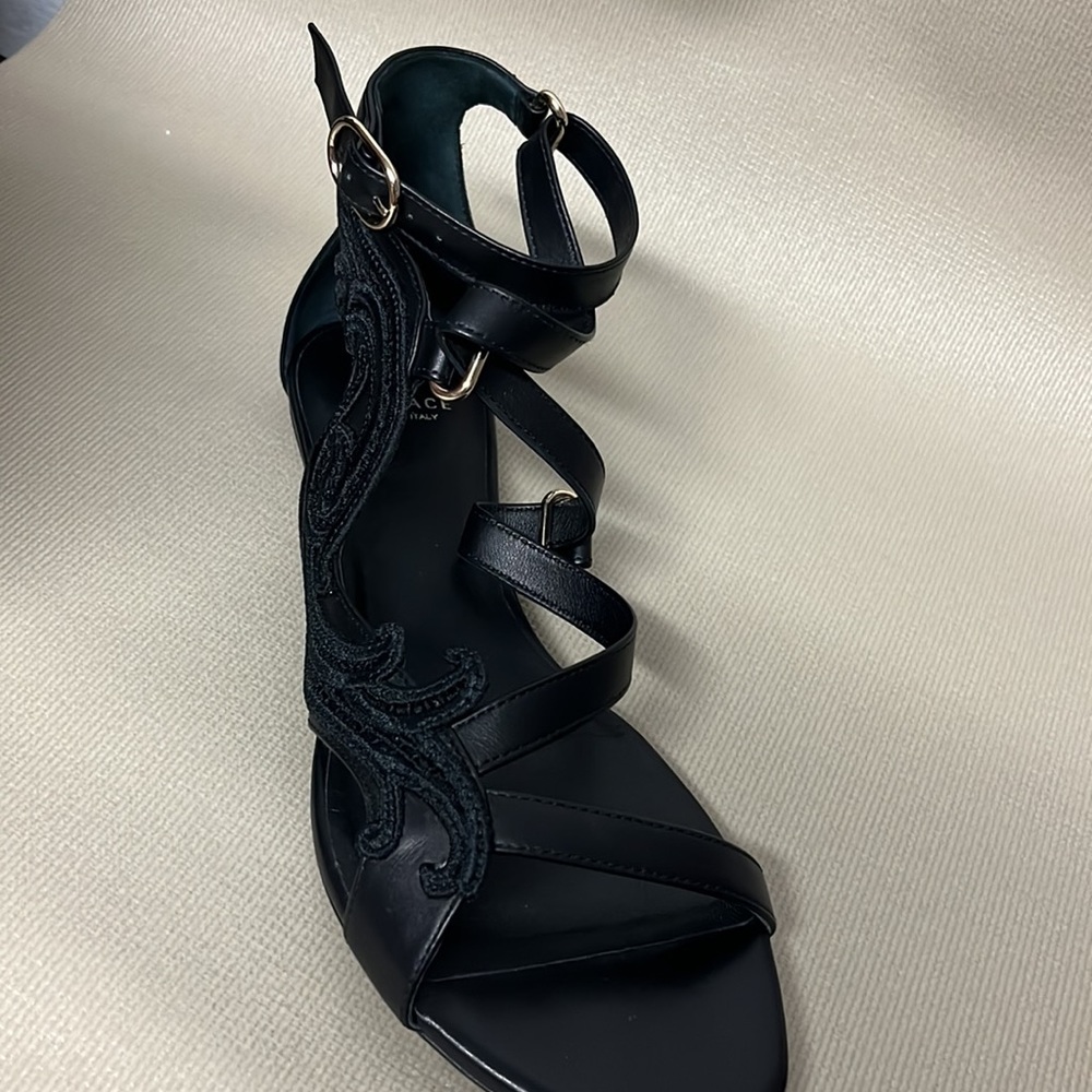 Sandals - Picture 2 of 3